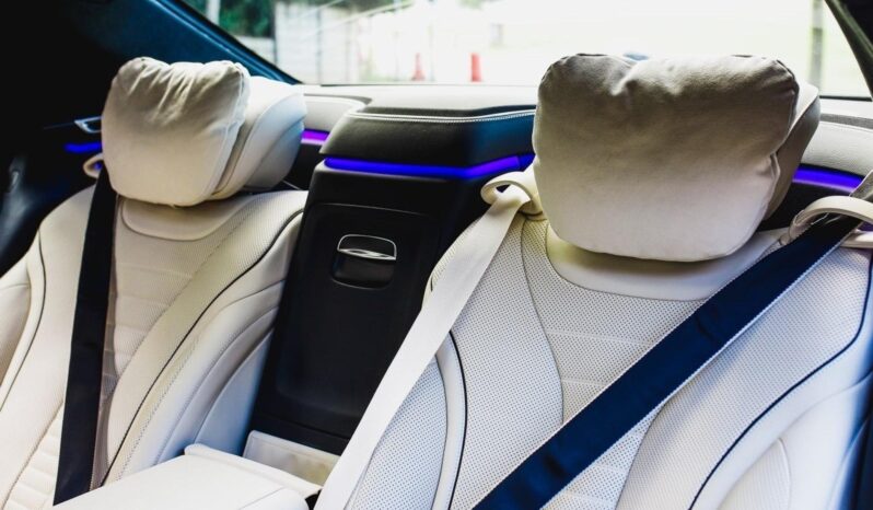 
								MERCEDES-BENZ S 560 cheio									