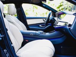 
										MERCEDES-BENZ S 560 cheio									