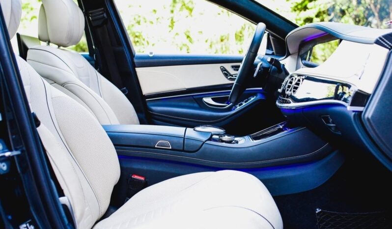 
								MERCEDES-BENZ S 560 cheio									