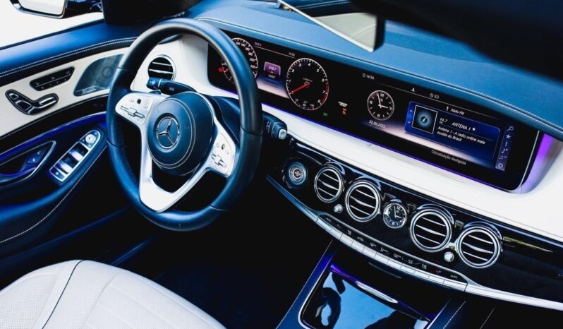 
								MERCEDES-BENZ S 560 cheio									