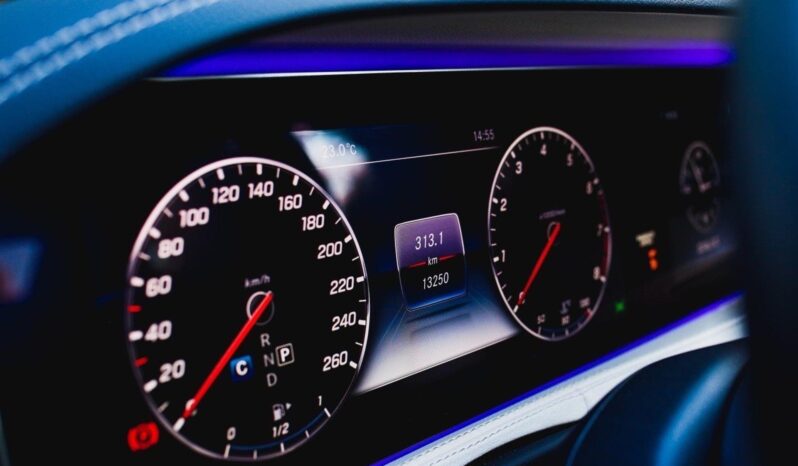
								MERCEDES-BENZ S 560 cheio									