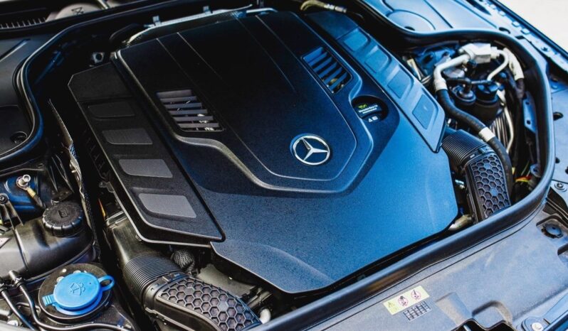 
								MERCEDES-BENZ S 560 cheio									