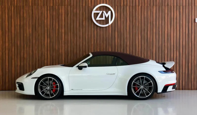 
								PORSCHE 911 CABRIOLET cheio									