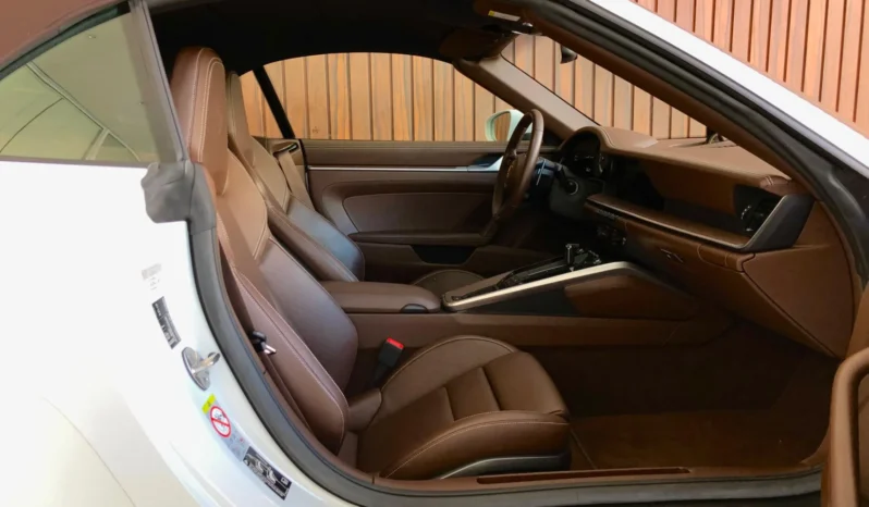 
								PORSCHE 911 CABRIOLET cheio									