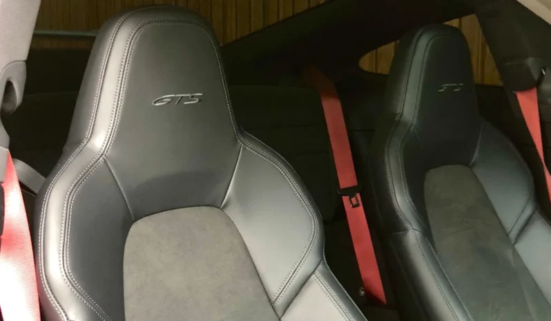 
								PORSCHE 911 cheio									
