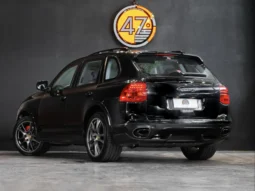 PORSCHE CAYENNE V8