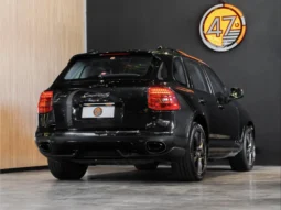 PORSCHE CAYENNE V8