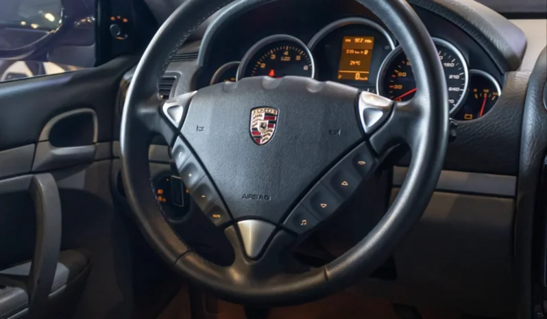
								PORSCHE CAYENNE V8 cheio									
