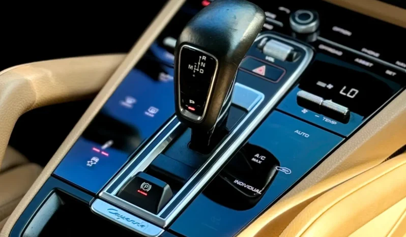 
								PORSCHE CAYENNE cheio									