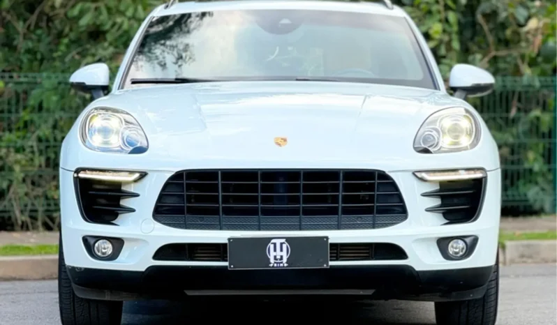 
								PORSCHE MACAN cheio									