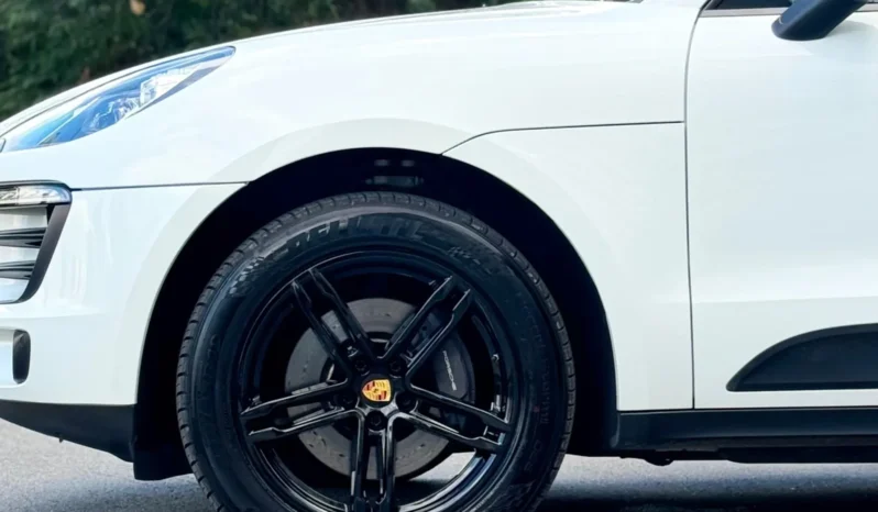 
								PORSCHE MACAN cheio									