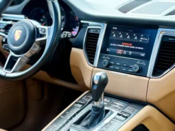 
										PORSCHE MACAN cheio									