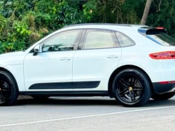 
										PORSCHE MACAN cheio									