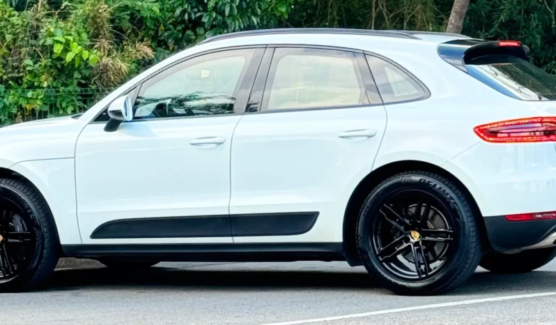 
								PORSCHE MACAN cheio									