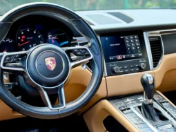 
										PORSCHE MACAN cheio									