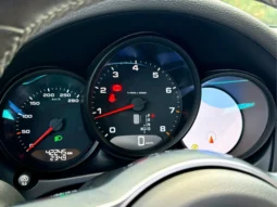 
										PORSCHE MACAN cheio									