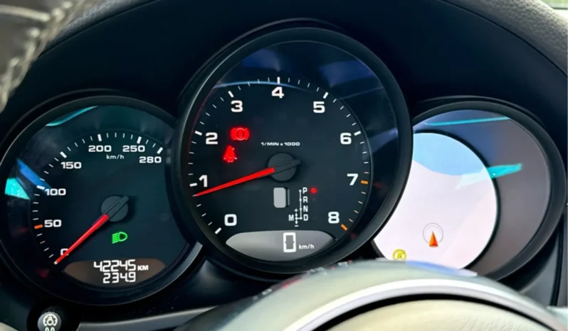 
								PORSCHE MACAN cheio									