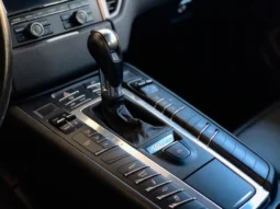 
										PORSCHE MACAN cheio									