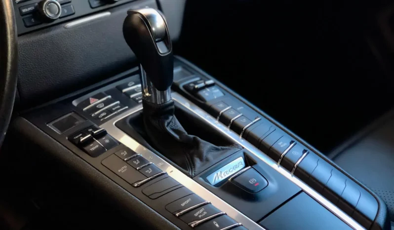 
								PORSCHE MACAN cheio									