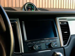 
										PORSCHE MACAN cheio									