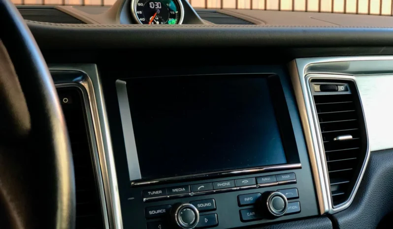 
								PORSCHE MACAN cheio									