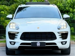 
										PORSCHE MACAN cheio									