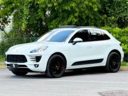 
										PORSCHE MACAN cheio									