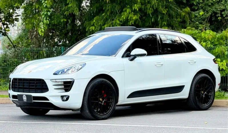 
								PORSCHE MACAN cheio									