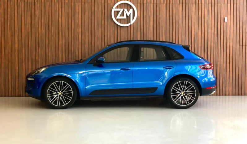 
								PORSCHE MACAN cheio									