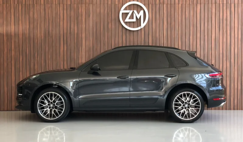 
								PORSCHE MACAN cheio									
