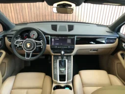 
										PORSCHE MACAN cheio									