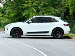 
										PORSCHE MACAN cheio									