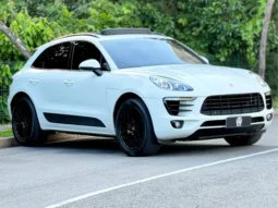 
										PORSCHE MACAN cheio									