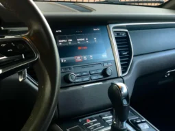 
										PORSCHE MACAN cheio									
