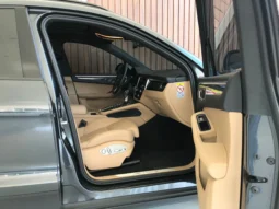 
										PORSCHE MACAN cheio									