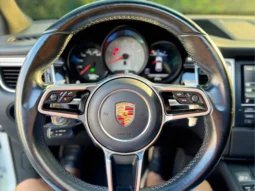 
										PORSCHE MACAN cheio									