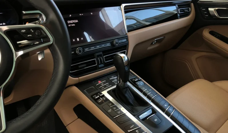 
								PORSCHE MACAN cheio									