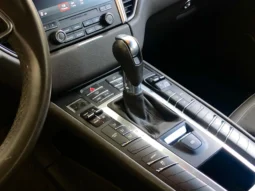 
										PORSCHE MACAN cheio									
