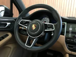 
										PORSCHE MACAN cheio									