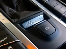 
										PORSCHE MACAN cheio									
