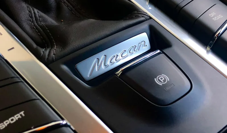 
								PORSCHE MACAN cheio									