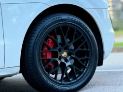
										PORSCHE MACAN cheio									
