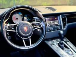 
										PORSCHE MACAN cheio									