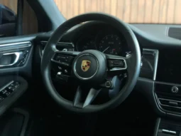 
										PORSCHE MACAN cheio									