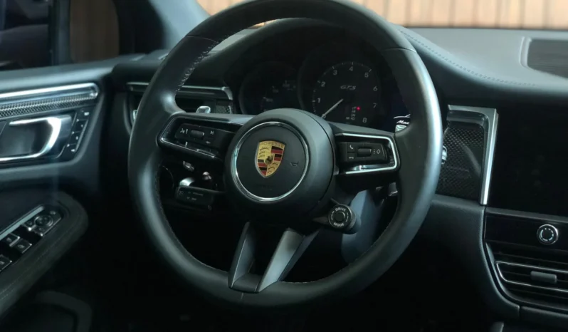 
								PORSCHE MACAN cheio									