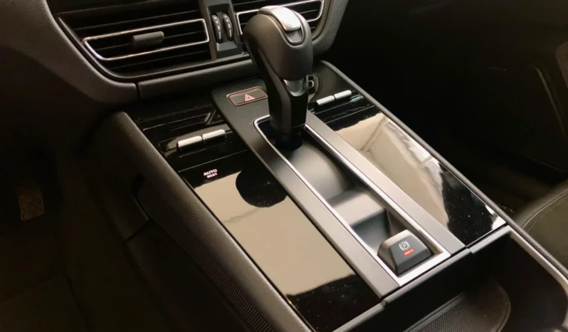 
								PORSCHE MACAN cheio									