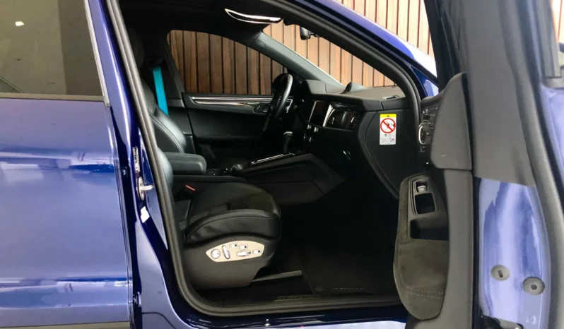 
								PORSCHE MACAN cheio									