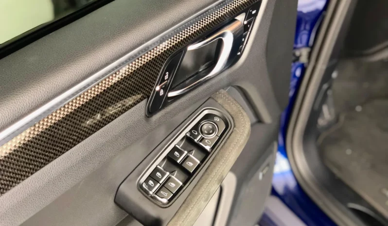 
								PORSCHE MACAN cheio									
