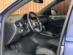 
										PORSCHE MACAN cheio									