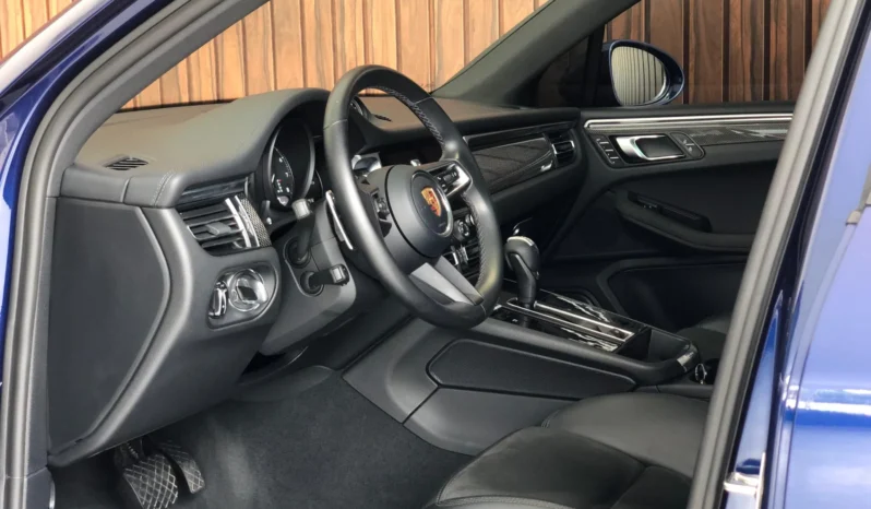 
								PORSCHE MACAN cheio									